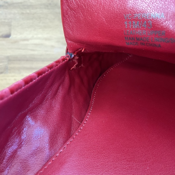 Vince Camuto Red Croc Leather Loafers, Women’s SZ 11 - Picture 5 of 9